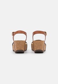 Copenhagen Shoes Sandali con plateau - gold-coloured
