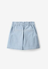 Shorts rayés bleus et blancs avec une taille élastique, deux poches arrière et une coupe décontractée. Matière en coton au toucher doux.