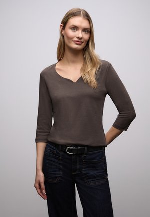 MIT HERZAUSSCHNITT - Longsleeve - braun