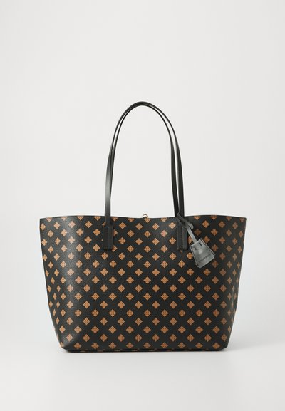Sac tote noir avec un motif en losanges marron, texture lisse, poignées en cuir et une petite étiquette attachée sur le côté.
