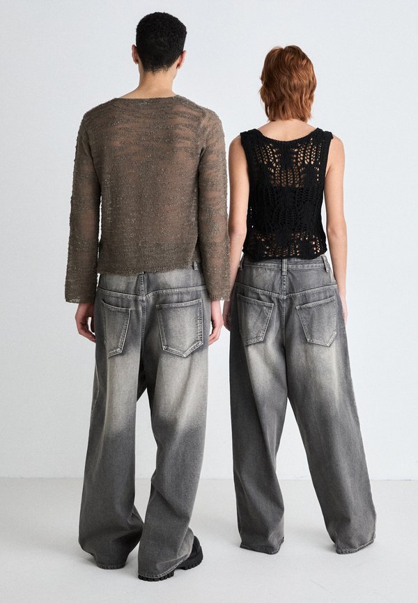 COLOSSUS UNISEX - Loose Jeans3