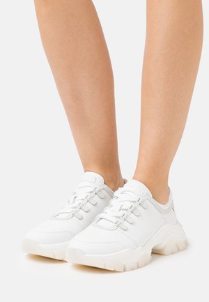 Baskets basses - white