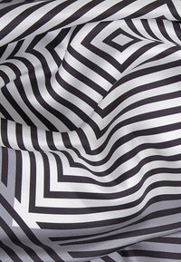 KARL LAGERFELD Šalle - black white stripe