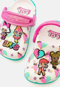 Crocs LOL SURPRISE BFF  - Tagant lahtised kingad - white