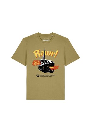 Olijfgroen T-shirt met een zwart dinosaurus schedel die vuur ademt, tekst "Rawr!" en "Cute & Furious" in gele en rode letters.