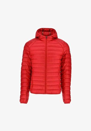 Chaqueta acolchada roja con capucha, que cuenta con un cierre completo, costuras horizontales y puños elásticos para un ajuste ceñido. Ligera y cálida.