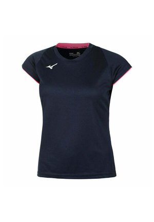 Camiseta deportiva de la marina con mangas cortas, detalles en rosa en el cuello y las mangas, hecha de una tela texturizada y ligera. Logo blanco en el pecho.