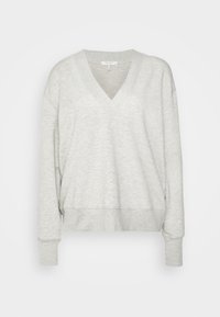 Sweatshirt gris clair à col en V, avec des manches longues, une coupe courte, une texture douce et des poignets côtelés, conçu pour un style décontracté.