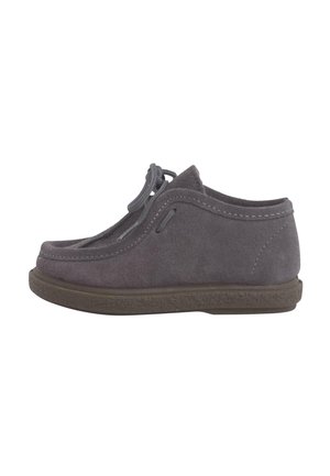 Sportieve veterschoenen - gris