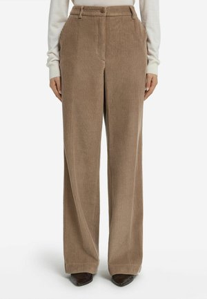 Bruine corduroy wijde pijpen broek met verticale ribbeling, hoge taille, riemlussen, knoopsluiting en zijzakken. Geen zichtbare patronen of accenten.