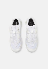 Salomon XT-PATHWAY UNISEX - Tenisky - white/lunar rock