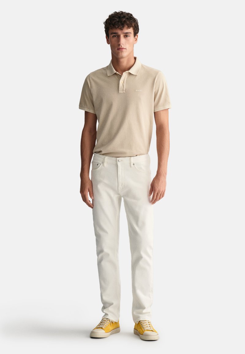 GANT REGULAR FIT WHITE - Straight leg jeans - eggshell/crème - Zalando.nl
