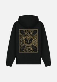 Zwarte hoodie met een gouden grafisch ontwerp op de achterkant, versierd met ingewikkelde krullen, vlammen en een embleem in het midden. Gemaakt van een katoenmix.