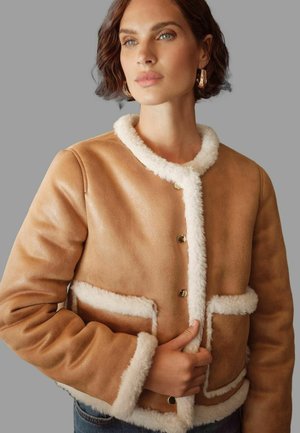 REGULAR FIT - COLLARLESS SHEARLING - Keinonahkatakki - tan brown