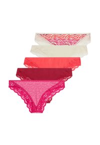 Vijf paar damesonderbroek in verschillende tinten: roze, rood, koraal, beige en met een gestreepte binnenkant. Allemaal met kantaccenten en van een zachte stof.