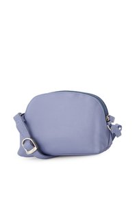 Leder-Crossbody-Tasche in helllila, runde Form, mit Reißverschluss oben und verstellbarem Tragegurt aus Metall. Glatte Textur.