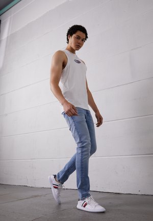 SCANTON SLIM - Jeans slim fit - denim light
