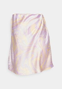 Saia de seda em padrão marmorizado em lavanda e amarelo pálido, com um design fluido, textura suave e um brilho subtil.