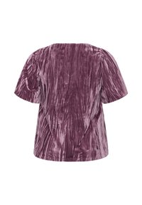 Haut à manches courtes en velours écrasé doux et texturé, présentant une coupe ample et un détail de couture au dos, dans une riche couleur mauve.