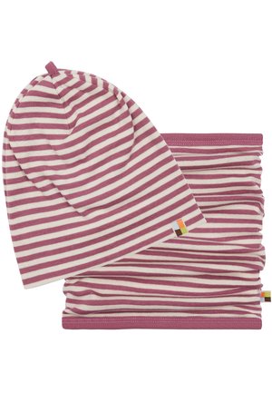 Gestreiftes Beanie- und Halswärmerset aus weichem Baumwollmix, das abwechselnd helle und dunkle rosa Streifen sowie kleine Branding-Tags aufweist.