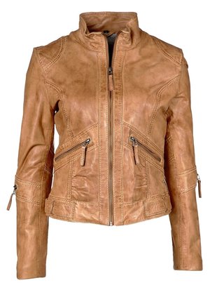 Chaqueta de cuero color tostado con cremallera frontal, dos bolsillos con cremallera en ángulo, detalles de cremalleras en las mangas y diseño de paneles cosidos.