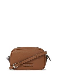 Borsa a tracolla in pelle marrone con finitura testurizzata, chiusura a zip e tracolla regolabile. Dotata di hardware in tonalità silver e placca di marca.