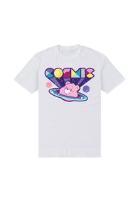 Hvid bomulds t-shirt med en pink bjørn i en ring med rummet elementer, fed "COSMIC" tekst i lilla, gul og glimmer accenter.