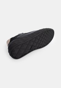 Bata Tossud - black