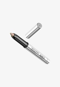 Freestyle regnbue øyeskygge-stift i svart og sølv emballasje, med en spiss, metallisk tupp. Sølvhetten ligger ved siden av stiften.