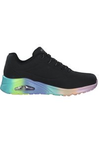 Chaussure de sport noire avec une tige lisse, dotée d'une semelle à coussin d'air transparente qui passe du vert au violet puis au rose. Lacets texturés.