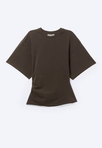Неизбран, dark brown
