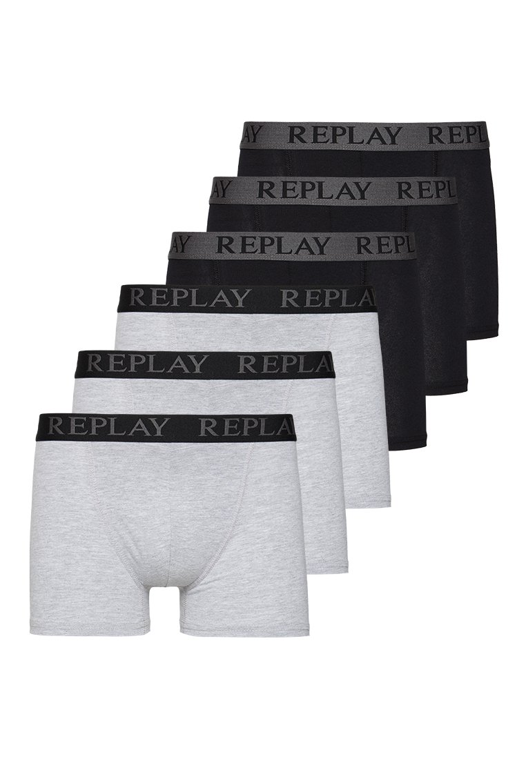 Fünf Paare von Boxershorts in Grau und Schwarz, mit einem schwarzen Bund mit „REPLAY“-Logo, glattem Material und enganliegendem Design.