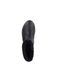 Bottine en cuir noir avec une doublure en noir peluche, silhouette courbée et texture lisse. Conçue pour le confort avec un bout arrondi.