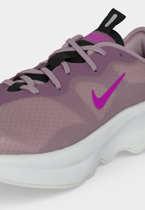 Nike MOTIVA 2 - Trainers - plum fog/fuchsia blast/violet dust/black/platinum tint/photon dust — foto 7