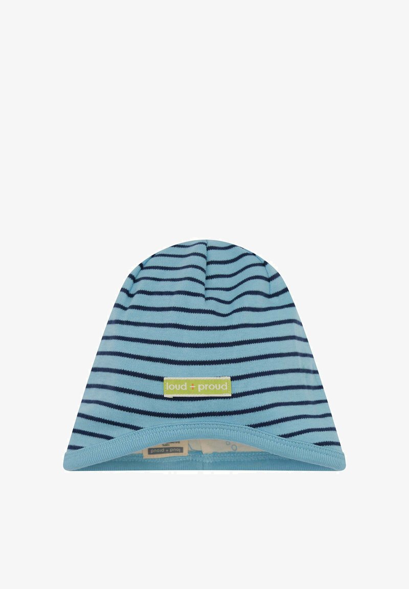 Blauwe gestreepte beanie gemaakt van zachte stof, met donkerblauwe strepen, een omgeslagen rand en een groen label met het "loud + proud" logo.