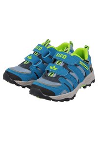 Scarpe sportive blu e grigie con dettagli verdi, dotate di una resistente suola in gomma, cinturini in Velcro e superiore in tessuto traspirante.