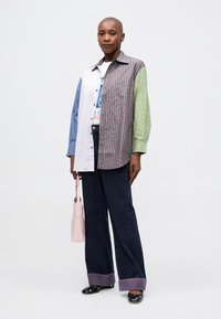 Stine Goya MULTI STRIPE SHIRTING POCKET OVERSIZED SHIRT - Užsagstoma palaidinė - multi-coloured