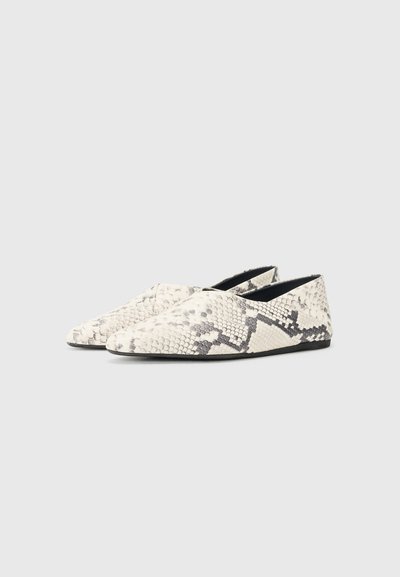 CLOSED Ballerines - ivory