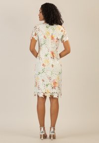 Apart Freizeitkleid - creme multicolor