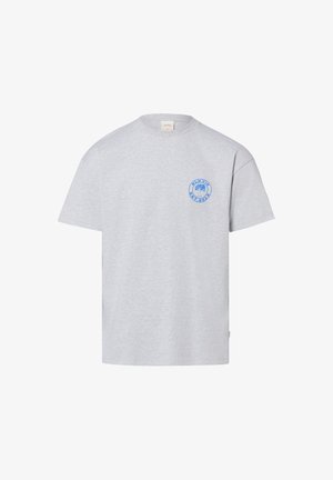 Lichtgrijs T-shirt met korte mouwen met een klein blauw rond logo met een boom en tekst op de linkerborst.