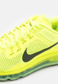 Nike Sportswear AIR MAX 2013 - Sapatilhas - volt/black/cyber