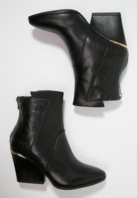 Tamaris Bottines - black