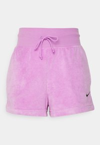 Ljuslila sportshorts i mjukt tyg, med elastisk midjeresår och dragsko samt en liten svart logotypdetalj.