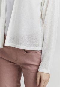 Oxmo OXKike - Kofta - off white