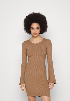 Even&Odd KNIT LOOSE FIT FLARED SLEEVES DRESS - Φόρεμα-πουλόβερ - camel