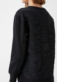 comma casual identity MIT STICKEREI - Felpa - schwarz