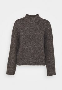 Grober, dunkelgrauer Pullover mit hohem Kragen, lockerer Passform und langen Ärmeln, mit einem strukturierten Muster und dezenten mehrfarbigen Sprenkeln.