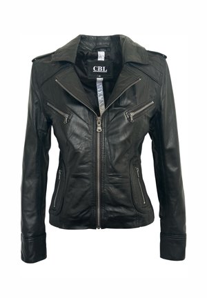 Zwarte nauwsluitende leren jas met rits aan de voorkant, geritste borst- en zijzakken en een brede kraag met revers.