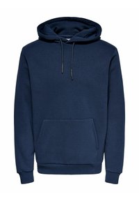 Felpa blu navy realizzata in tessuto morbido, con tasca frontale, cappuccio regolabile con cordini e polsini e orlo a coste.