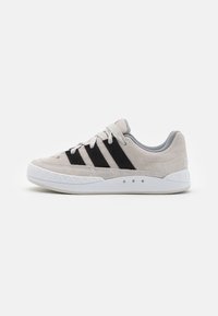 ADIMATIC UNISEX - Skateboardové boty - grey one/core black/grey three